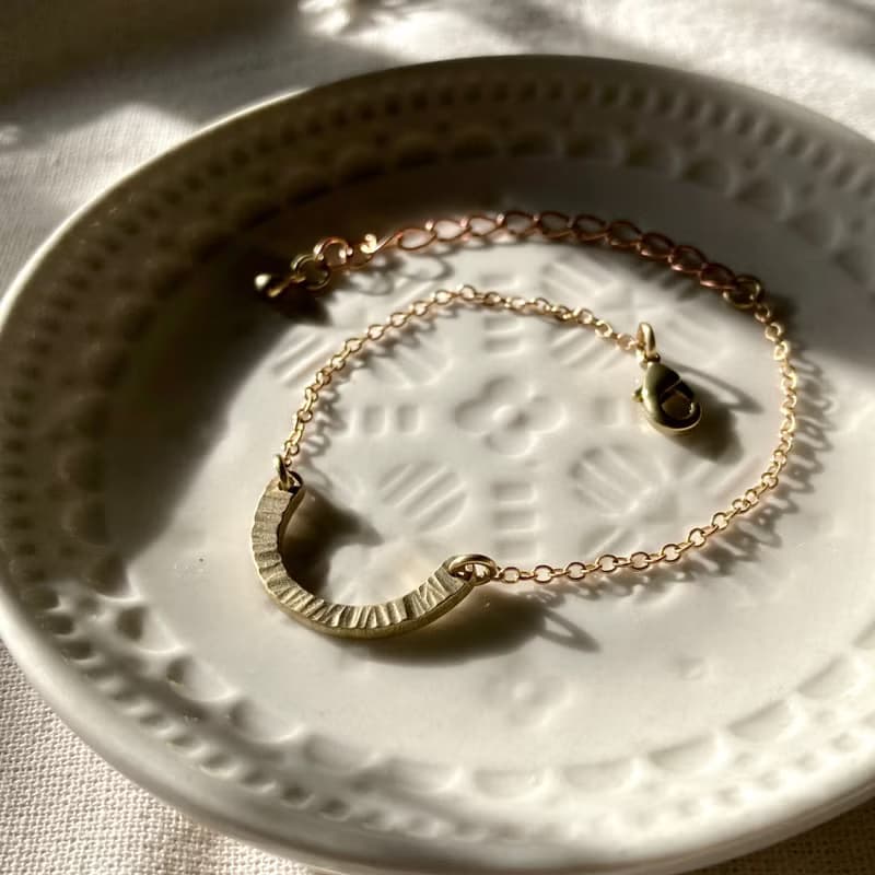 老林雜貨 | U型敲紋黃銅手鍊