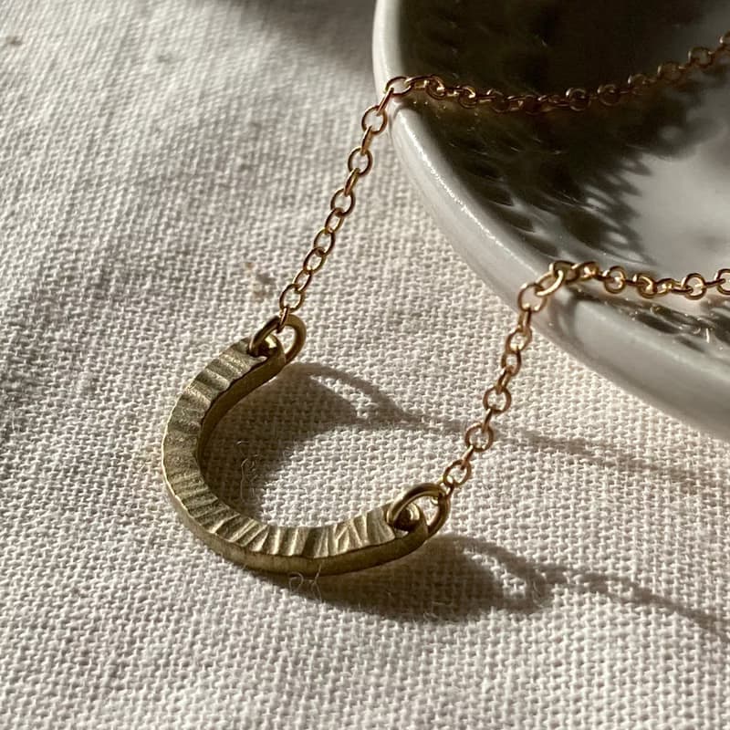 老林雜貨 | U型敲紋黃銅手鍊