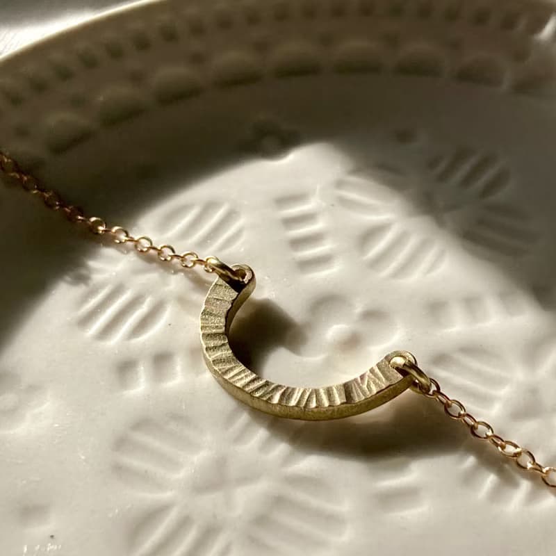 老林雜貨 | U型敲紋黃銅手鍊