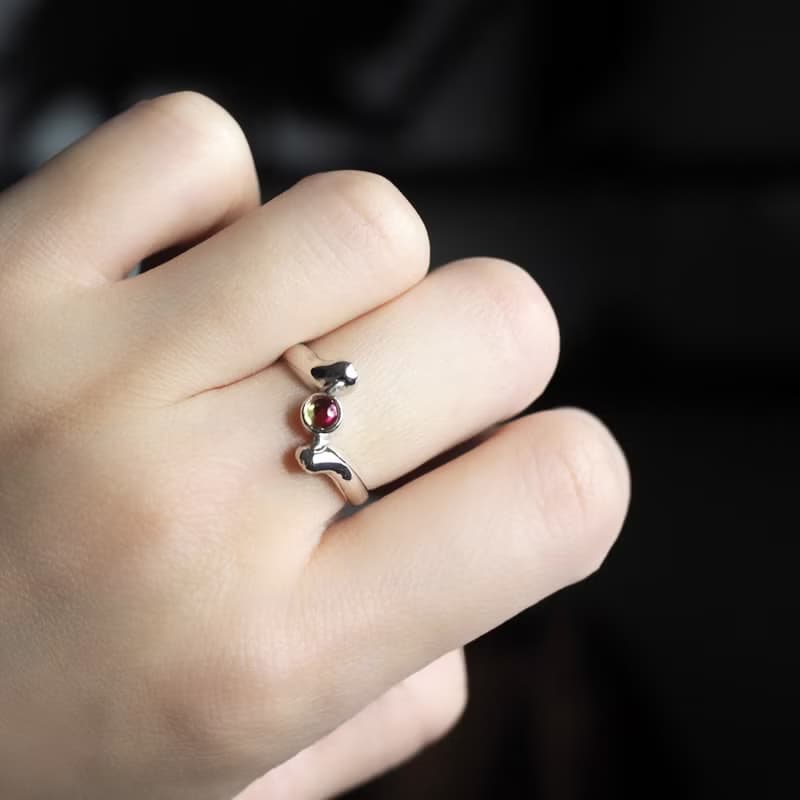 虹をつかみたい猫の手肉球リング ペリドット,ルビー