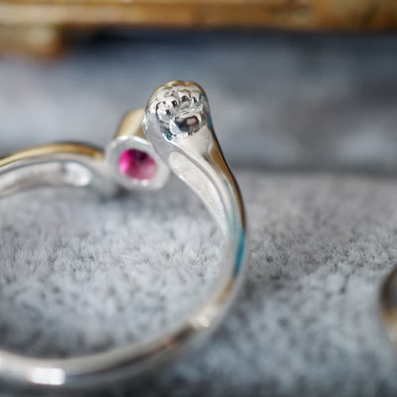 虹をつかみたい猫の手肉球リング ペリドット,ルビー