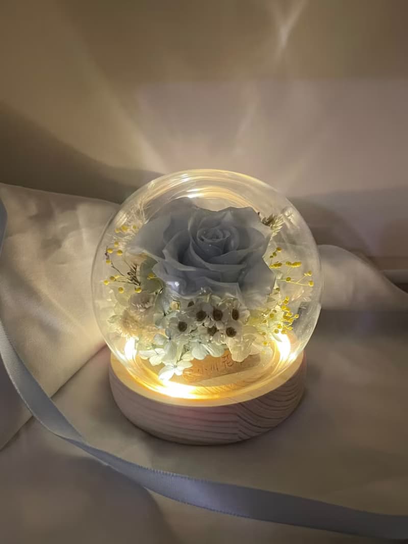 【永生花玻璃球夜燈】 柔水藍 玻璃球10cm 生日禮物 母親節禮物