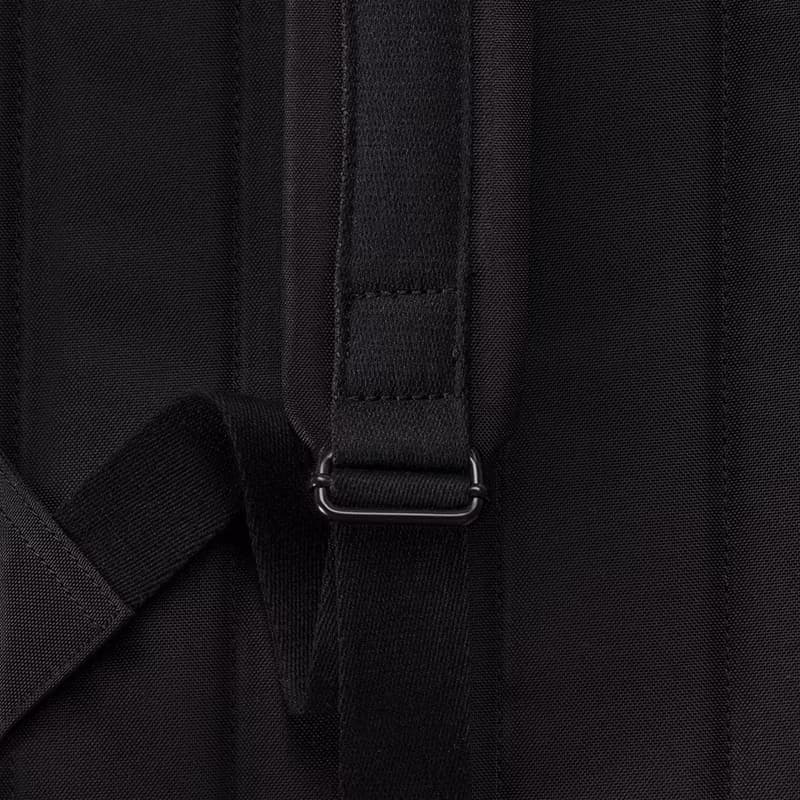 Ison Medium Lotus系列後背包M (黑色)