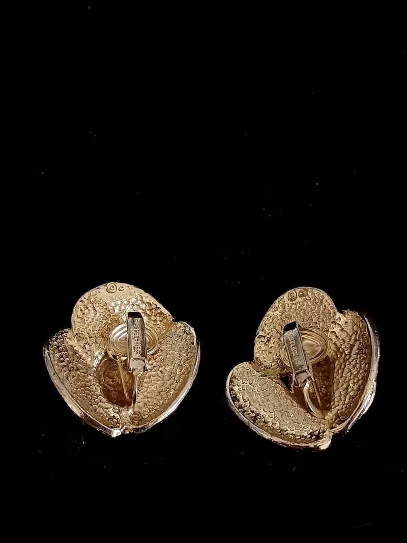 vintage jewelry  Castlecliff 古董金色海底螺貝夾式耳環