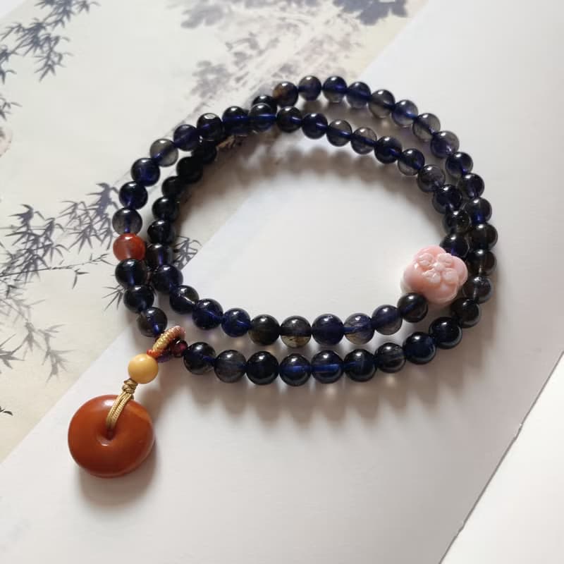 小庭花影。天然堇青石兩圈手鏈 蜜蠟老蠟鈕子編織吊墜女皇貝柿子