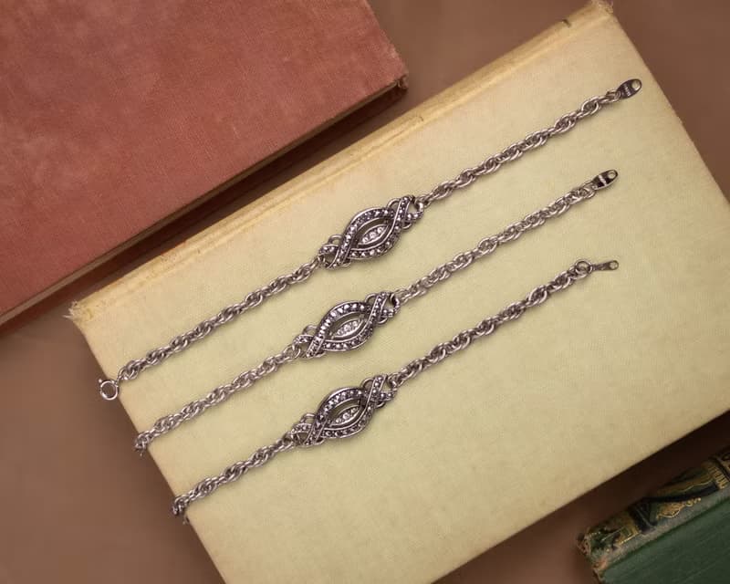 美國Avon品牌古董 1992年Heirloom Classic系列 仿白鐵礦古銀手鍊