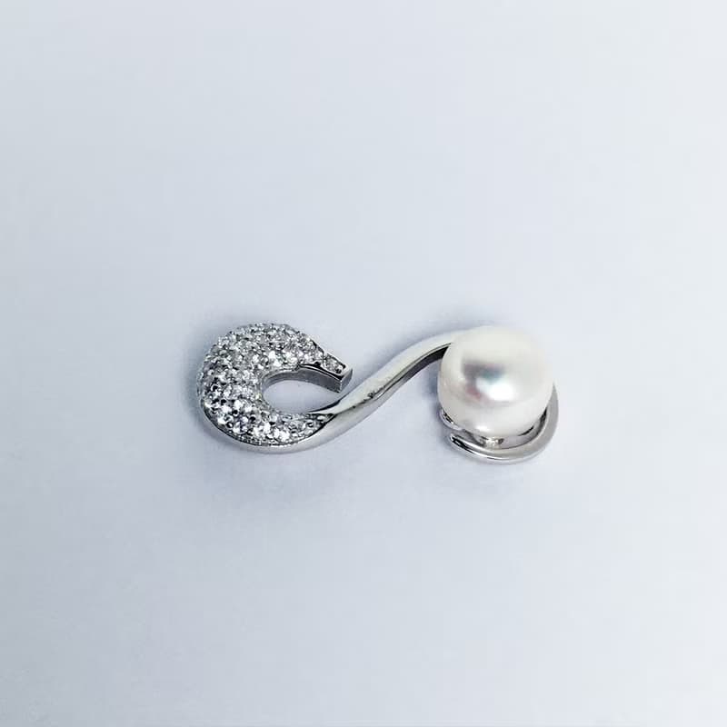 。S。高貴白天鵝。S。天然淡水8.3mm珍珠。鏡面白。925純銀項鏈。
