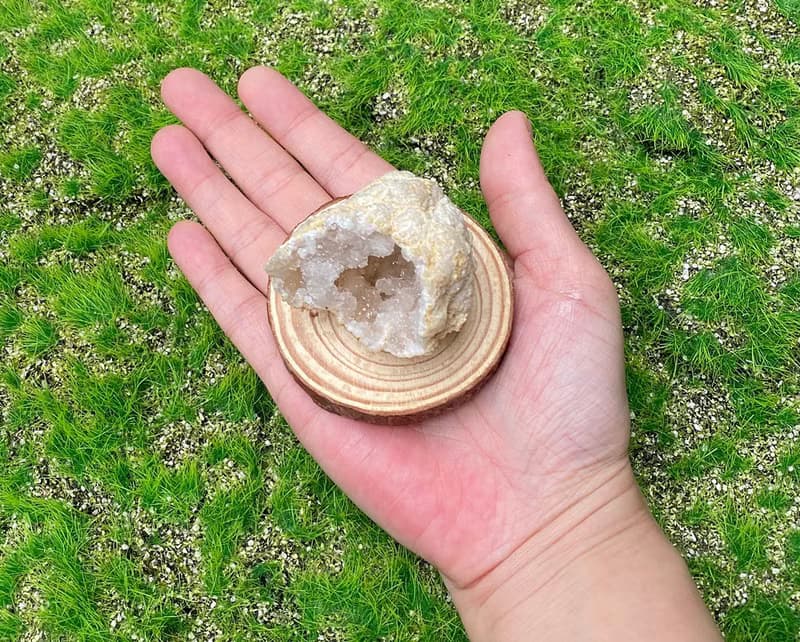 招財改運-天然原礦瑪瑙小小白晶洞 小晶洞  消磁 療癒 能量 開運