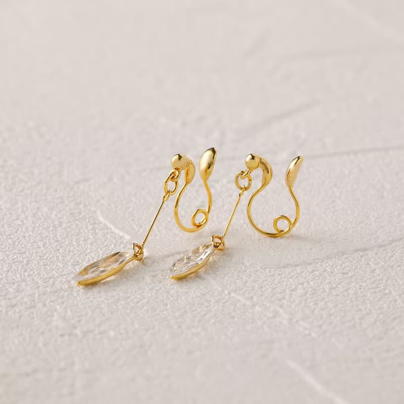 drop marquise GD ―輝くリーフのループフィットイヤリング　ゴールド