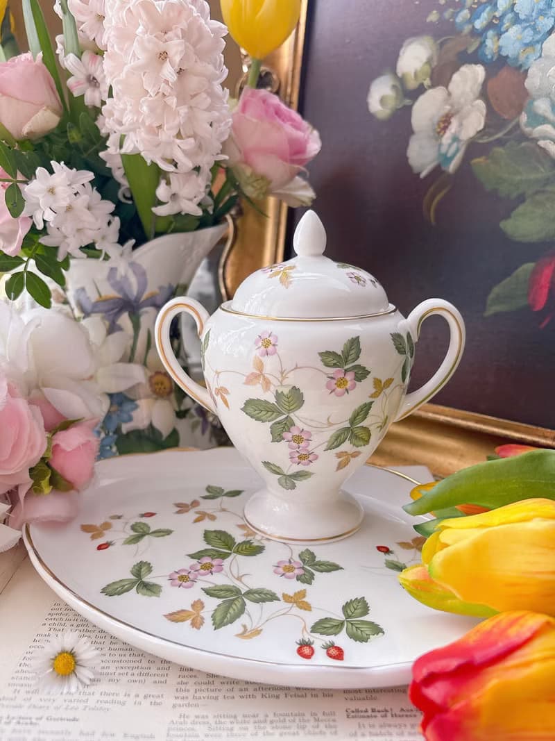 英國製Wedgwood 野草莓圖騰皇家御用高腳糖果罐 糖罐儲物罐茶葉罐