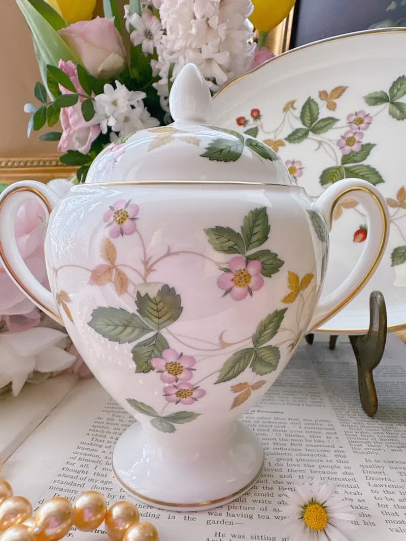 英國製Wedgwood 野草莓圖騰皇家御用高腳糖果罐 糖罐儲物罐茶葉罐
