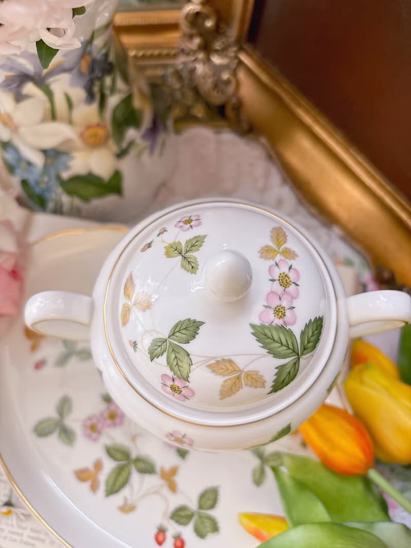 英國製Wedgwood 野草莓圖騰皇家御用高腳糖果罐 糖罐儲物罐茶葉罐
