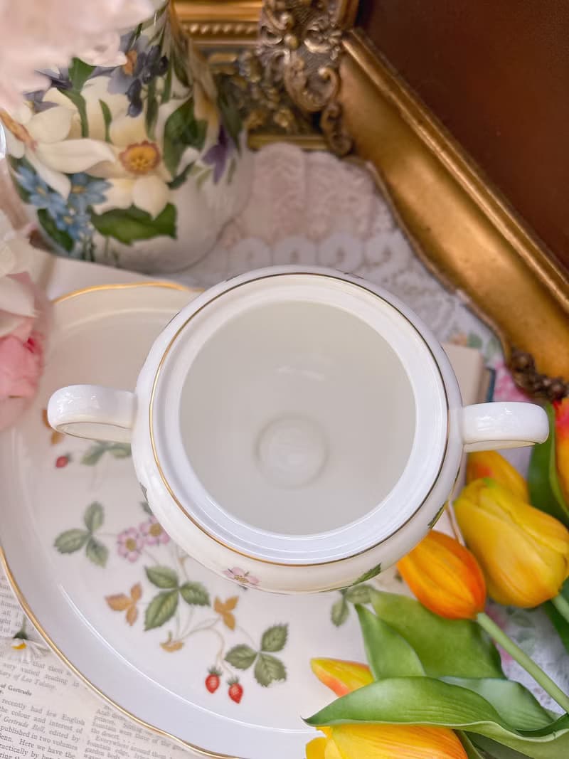 英國製Wedgwood 野草莓圖騰皇家御用高腳糖果罐 糖罐儲物罐茶葉罐