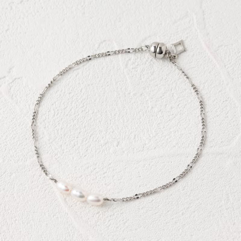 3 pearls magnet bracelet SV ニッケルフリーマグネットブレスレット　磁石で着脱簡単な淡水パールブレスレット　シルバー