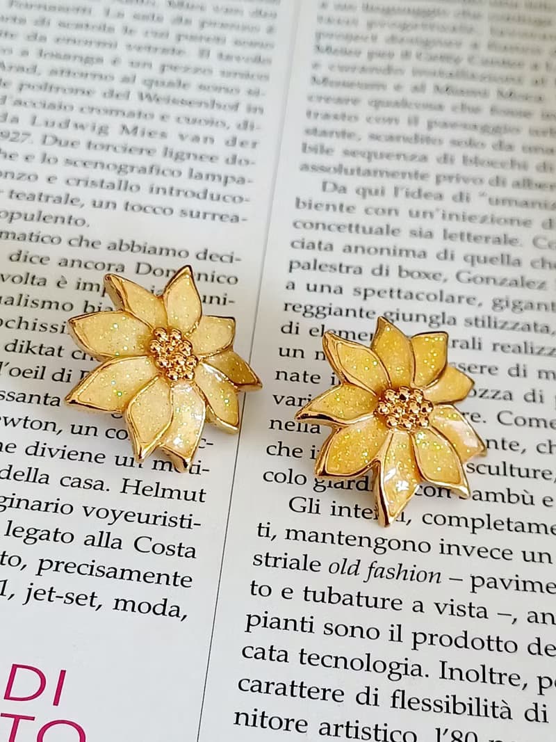 vintage jewelry  AVON 琺瑯黃色聖誕葉 針式耳環