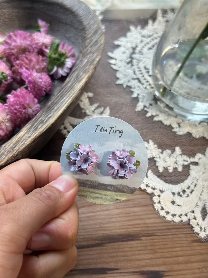 紫粉漸層 繡球花 黃銅螺旋耳夾