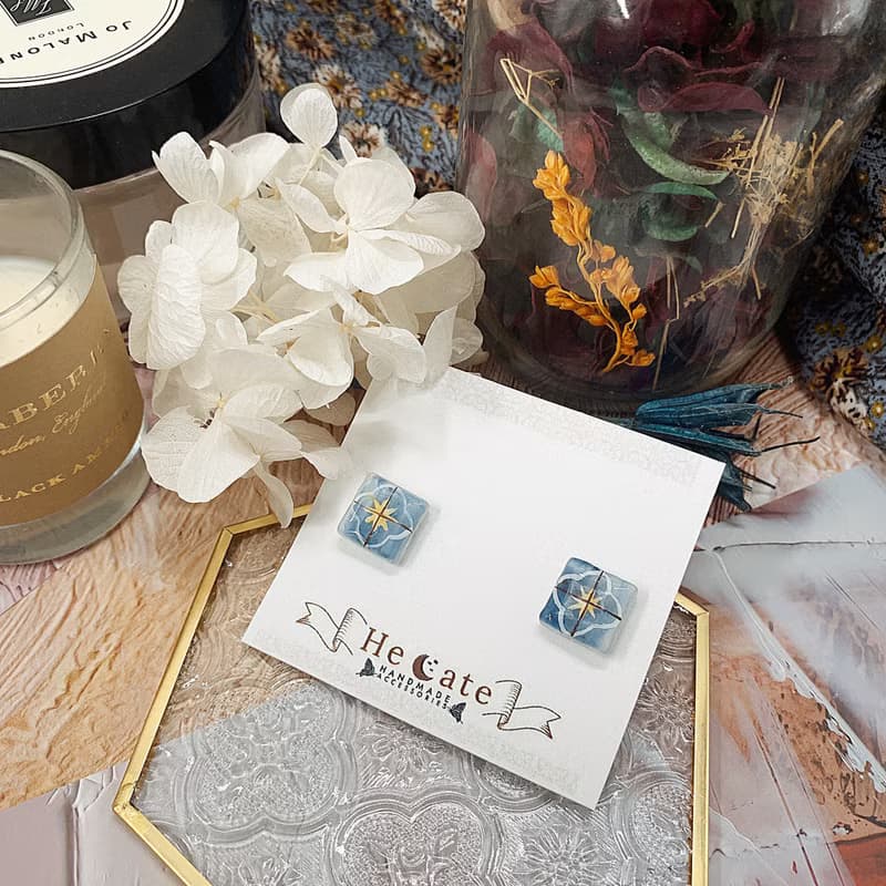 手繪飾品-花磚系列-藍釉黃蕊-復古文青手作耳釘耳夾耳環