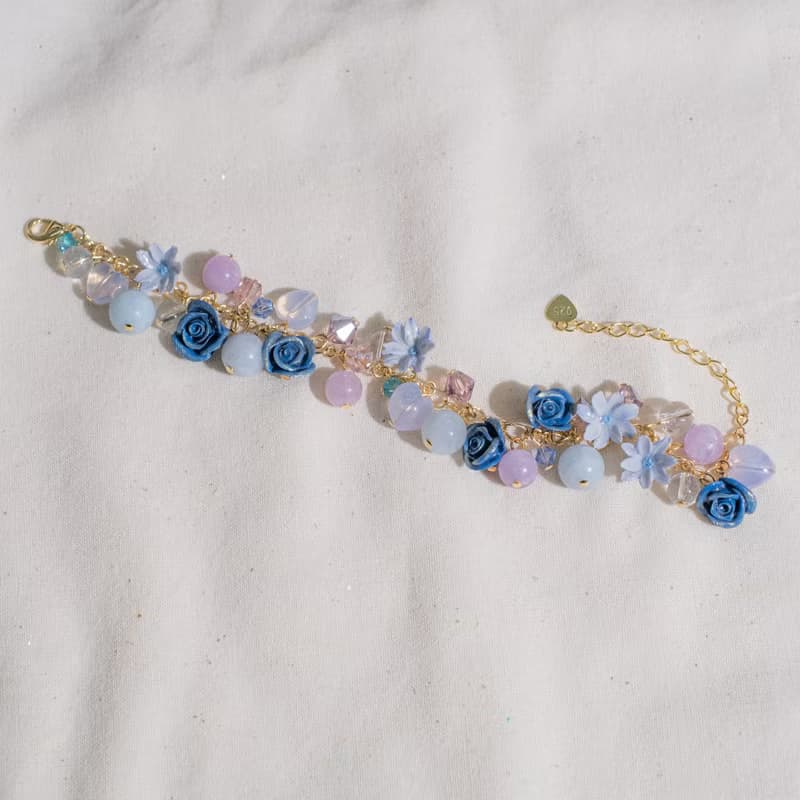 繁花泡泡浴系列水晶手鍊: 紫理輝藍玫瑰