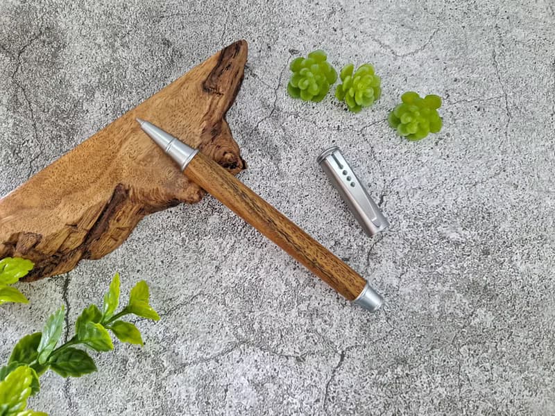 綠檀木 原木 手工筆 鋼珠筆( 拔蓋式)