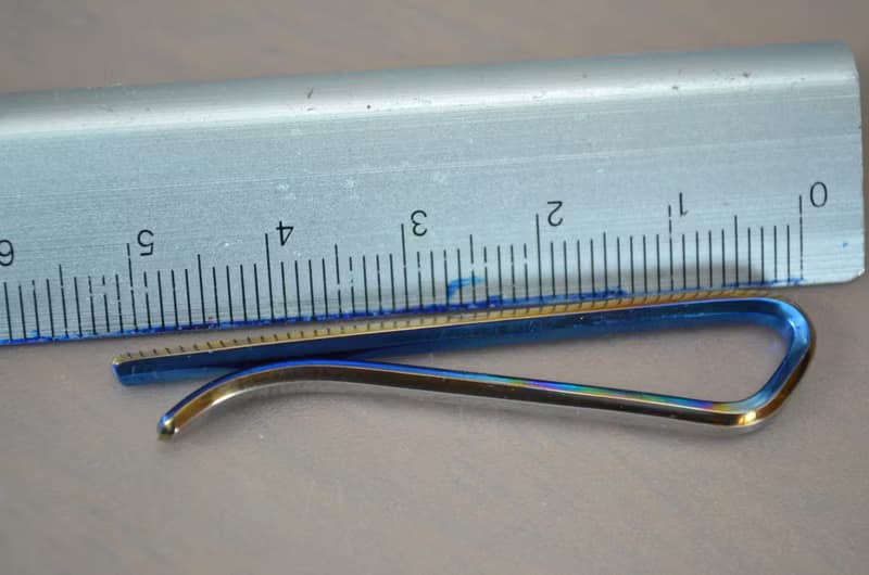 Titanium tie bar・鍛造純チタンネクタイピン・鎚目できらきら惑わせる・虹・B・５２mm