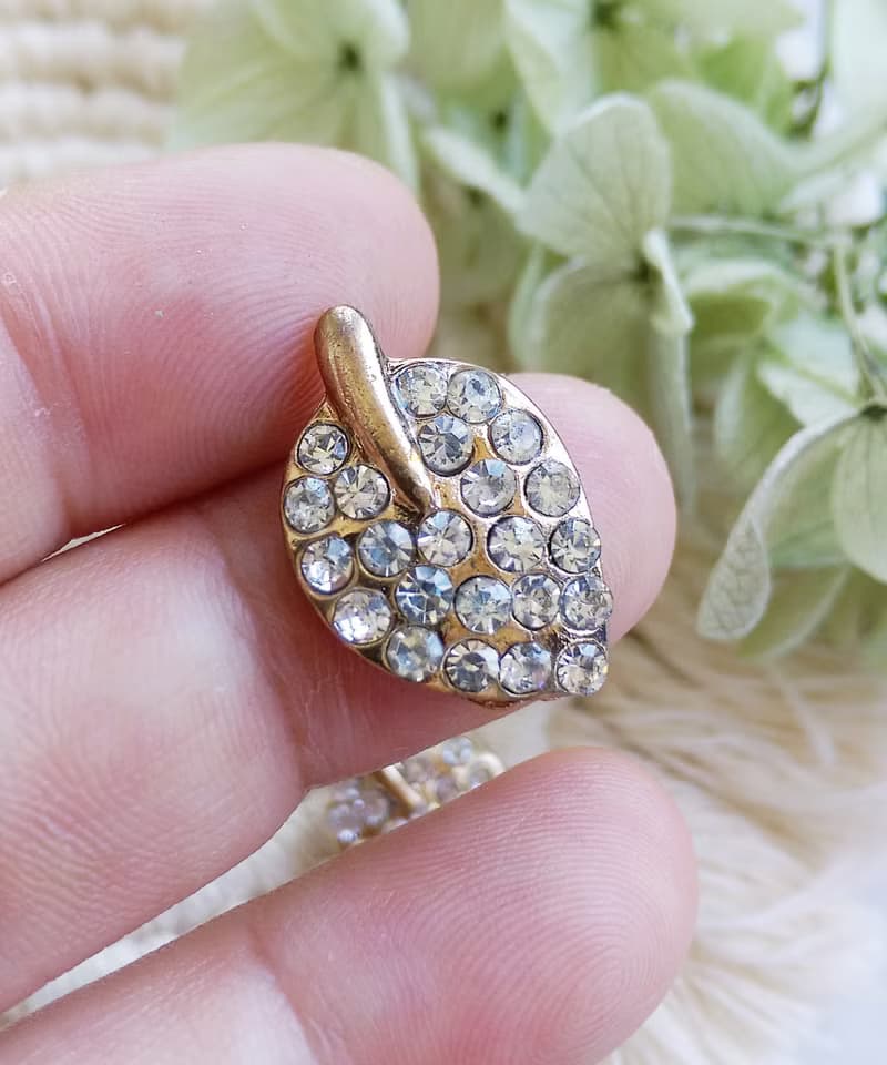 Vintage Jewelry 西洋古董飾品 小巧 白鑽 葉子  針式耳環
