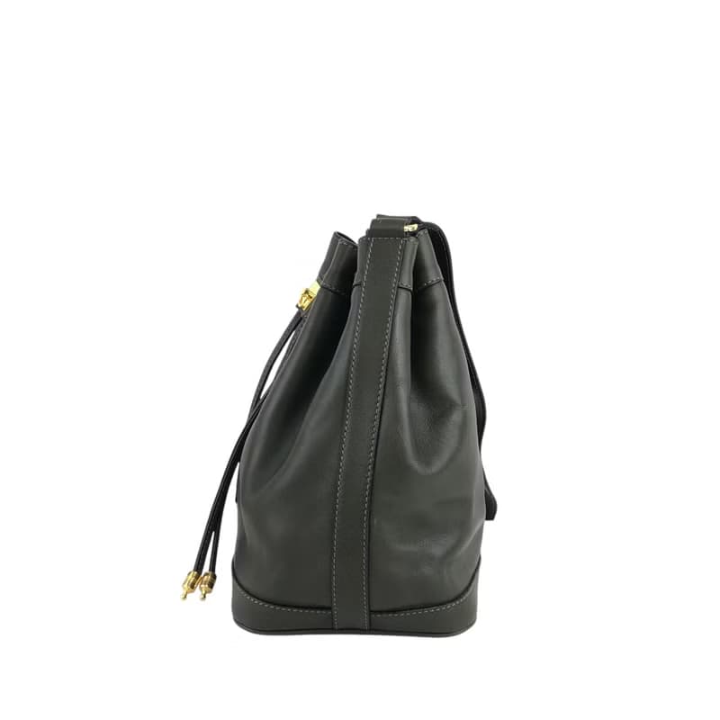 【 日本直送　名牌中古包 】CELINE セリーヌ ショルダーバッグ グリーン ブラゾン型押し レザー 巾着 vintage ヴィンテージ u5gmph