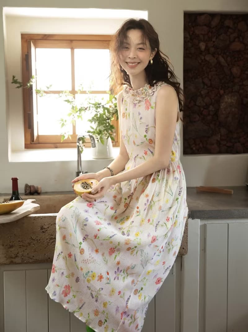 風吻褶間 法式無袖鬱金香洋裝 花卉碎花連衣裙 花苞型中長裙