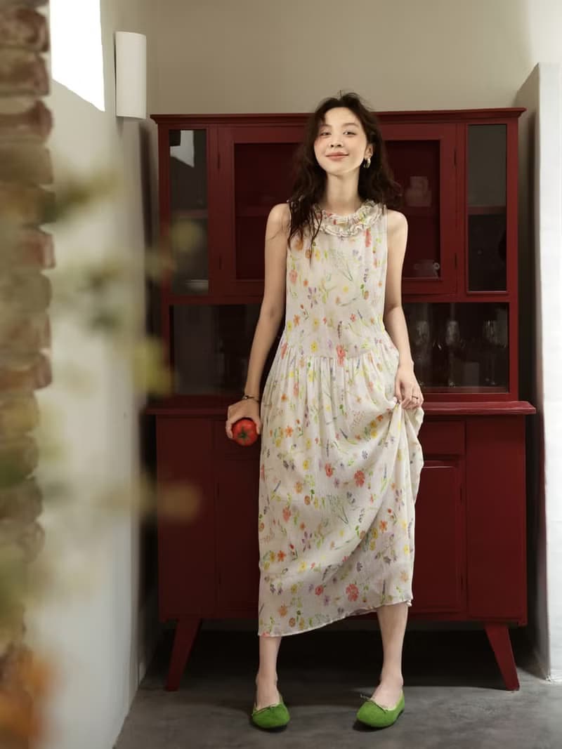 風吻褶間 法式無袖鬱金香洋裝 花卉碎花連衣裙 花苞型中長裙