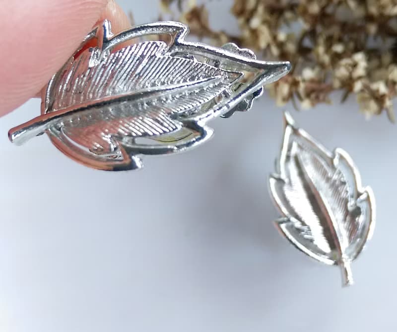 Vintage Jewelry 西洋古董飾品 銀色調 細緻 小葉 夾式耳環