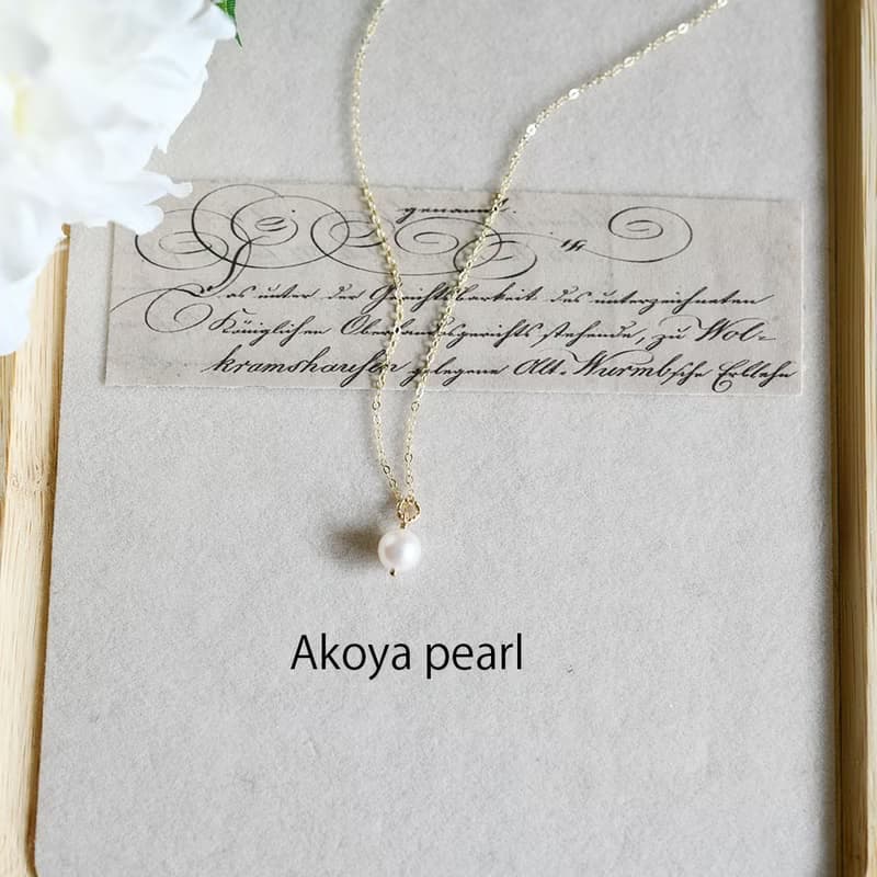 自分に必要なものやチャンスを引き寄せる石　スカイブルートパーズのネックレス  11月誕生石