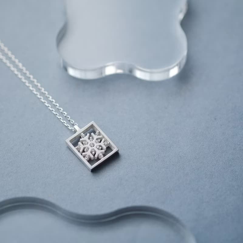 フレーム 雪の結晶 ネックレス シルバー925