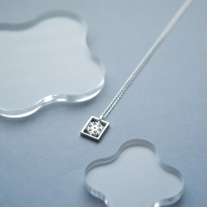 フレーム 雪の結晶 ネックレス シルバー925