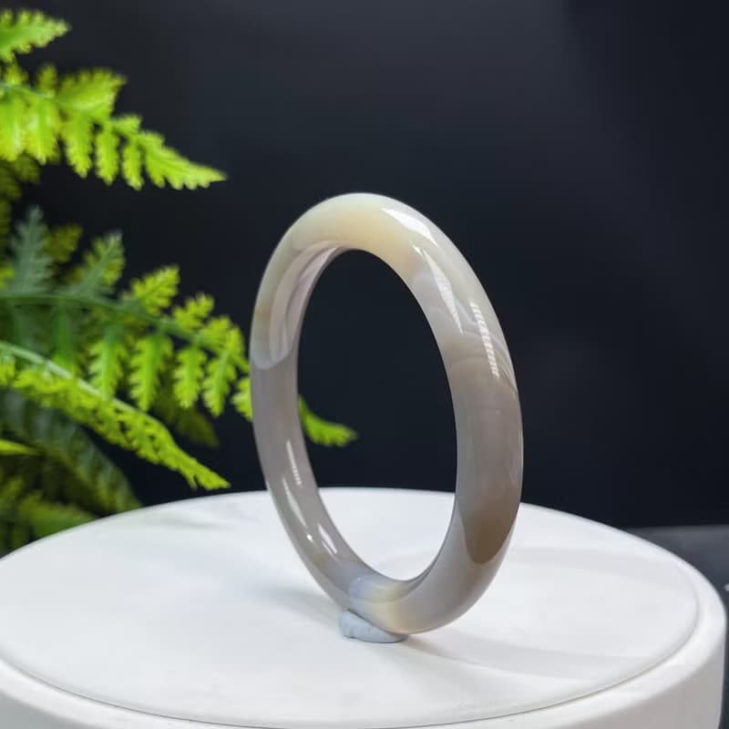 棕灰瑪瑙手鐲 56MM 冰潤漸變起光 飄花圓條 玉髓手環 減少負能量