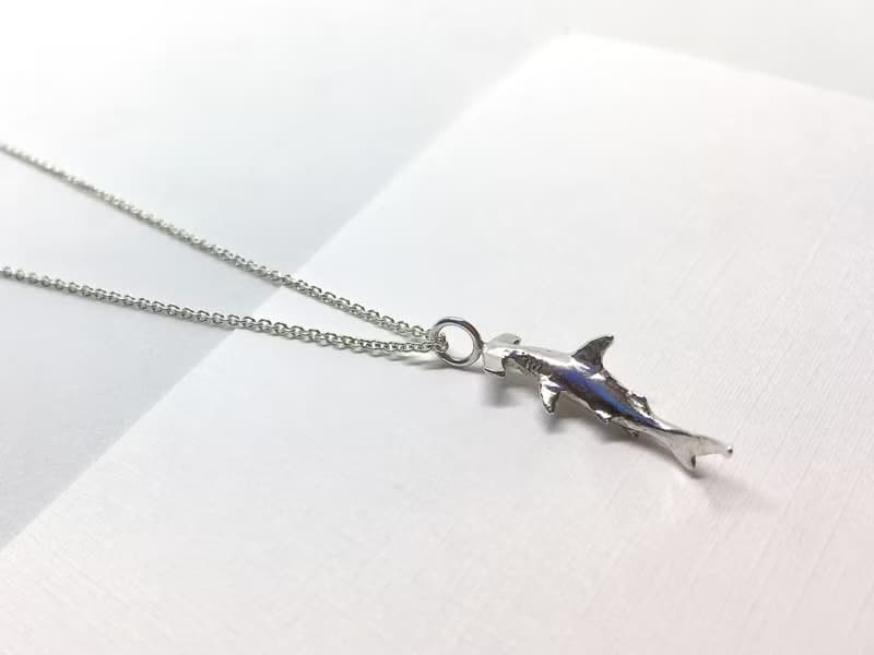 大海小世界。雙髻鯊項鍊。925純銀。sterling silver