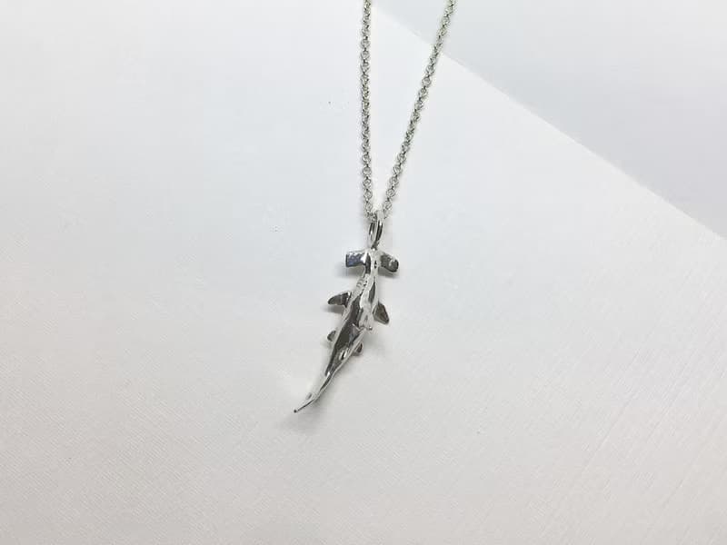 大海小世界。雙髻鯊項鍊。925純銀。sterling silver