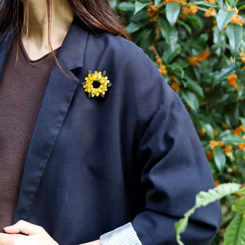 】金木犀のリースのブローチ　秋の花