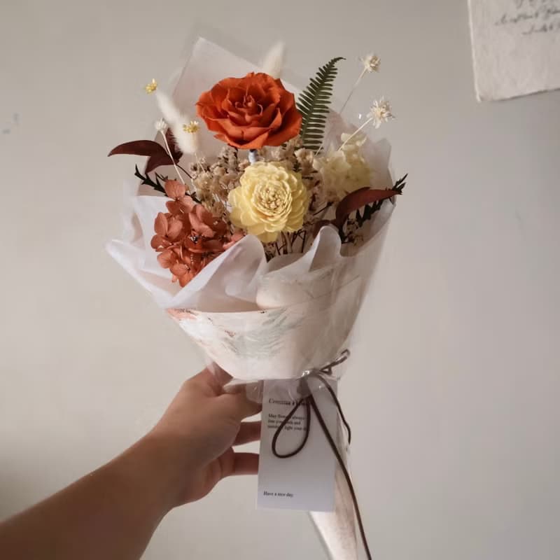 單圓尖暖色系永生花束 生日禮物 生日花束