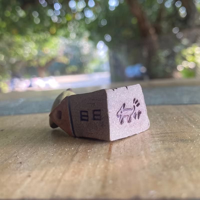 【タケ-TA KE Studio】小鳥紅屋頂房子。線香座