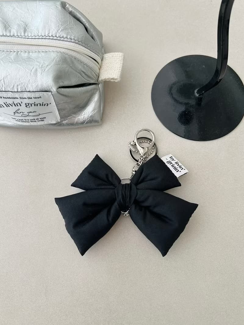double ribbon keyring_black