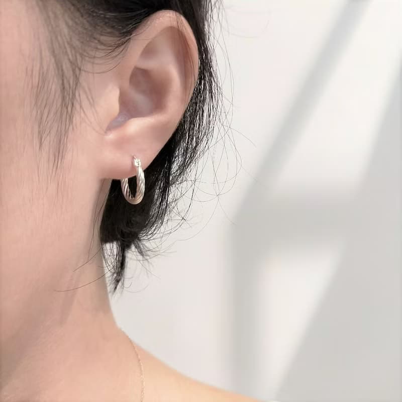 │簡約│扭轉圈圈 • 圈圈耳環 • 抗敏感 • 耳針 • 純銀耳環