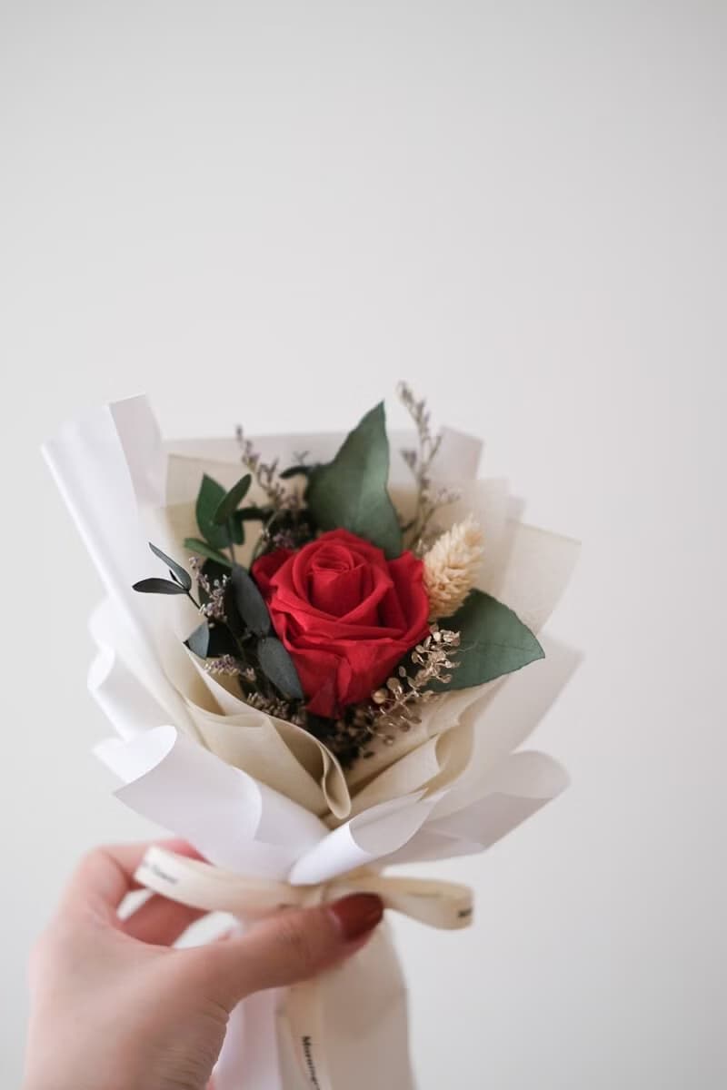 紅永生玫瑰單朵花束