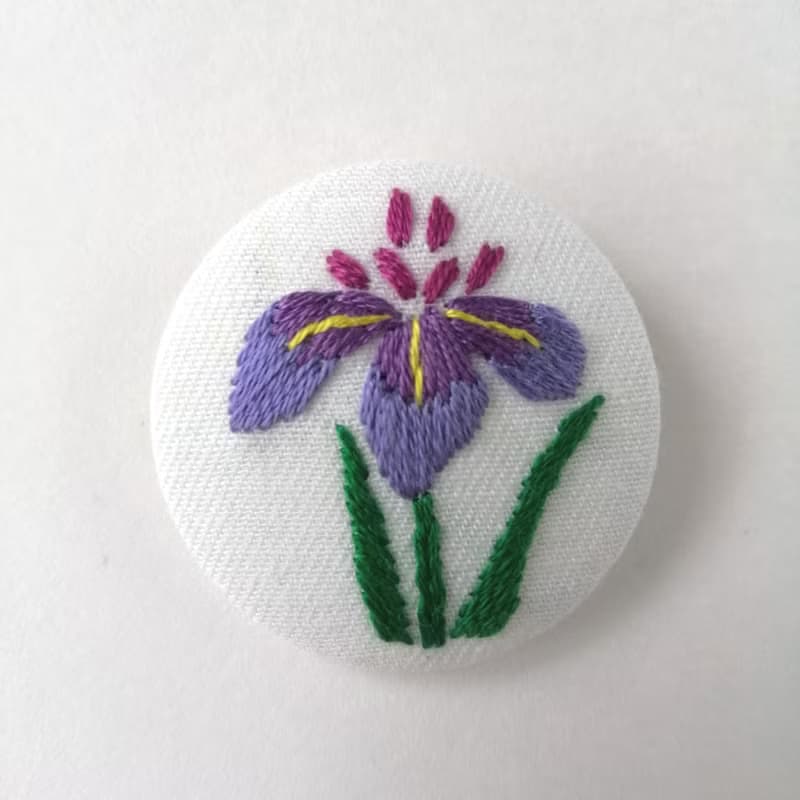 紫あやめ花菖蒲の刺繍ブローチ