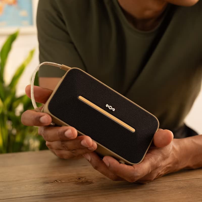 Marley Rise Up Solar 太陽能攜帶型防水藍牙喇叭 經典黑