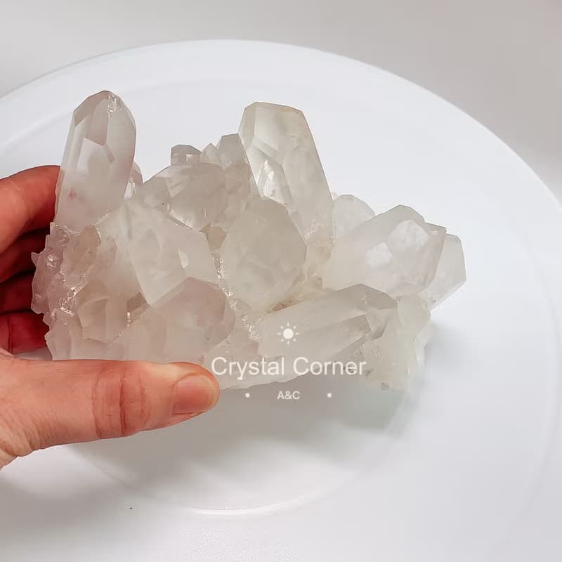 Crystal Corner 隅石丨冰晶白水晶簇196丨淨化丨療癒水晶法寶