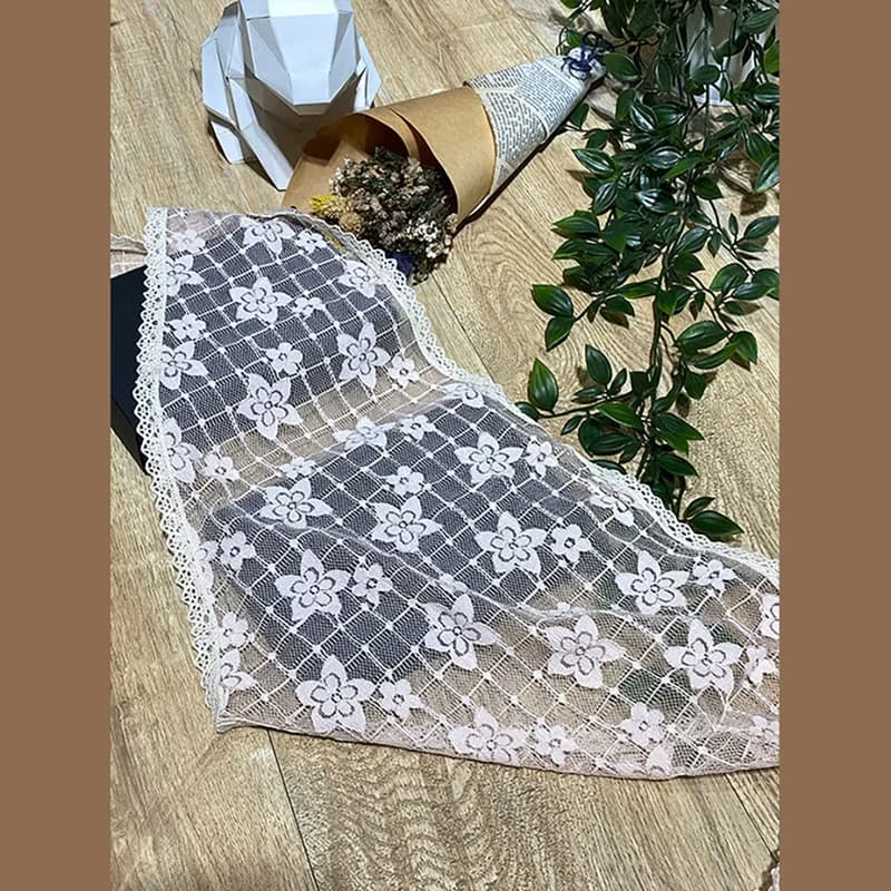 蕾绽花開-蕾絲三角小圍巾