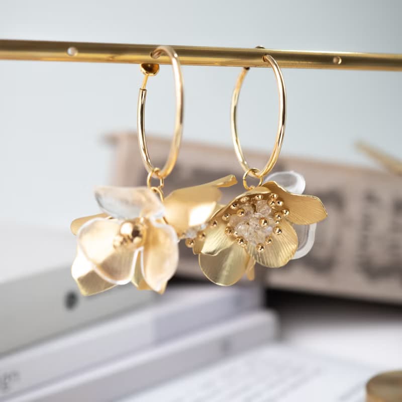 シャンパンゴールドフラワーフーケ　大ぶりイヤリング(ピアス)