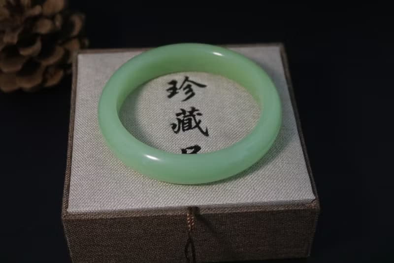 和田玉手鐲青白晴水玉手鐲氣質玉石手鐲