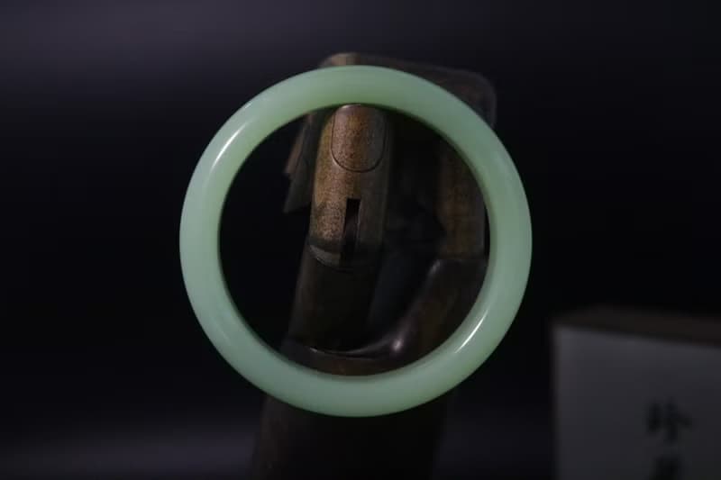 和田玉手鐲青白晴水玉手鐲氣質玉石手鐲