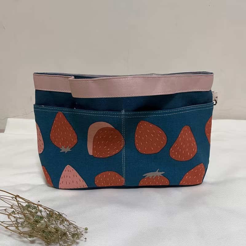 袋中袋 包中包 收納袋 內膽包 多口袋 藍底草莓