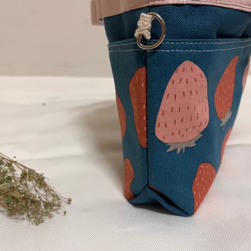 袋中袋 包中包 收納袋 內膽包 多口袋 藍底草莓